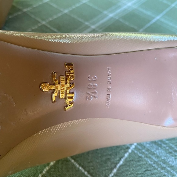 Authentic PRADA nude beige mid heel patent pointed toe heels with COA - Picture 10 of 13